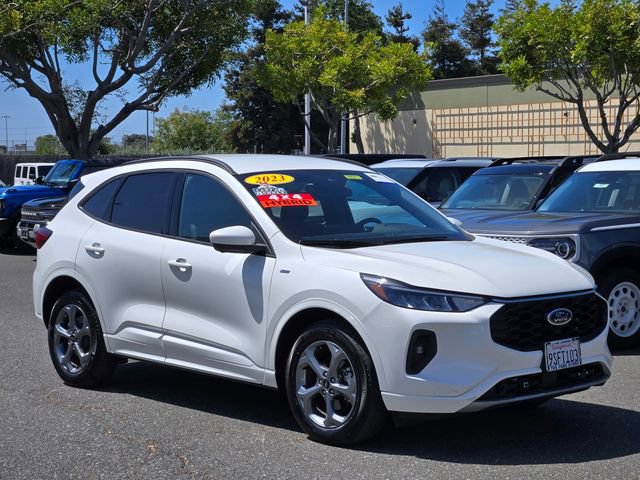 Certified 2023 Ford Escape ST-Line Select w/ Tech Pack #2 AWD/4WD image 3