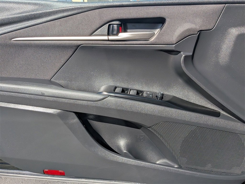 Used 2025 Toyota Camry LE image 11