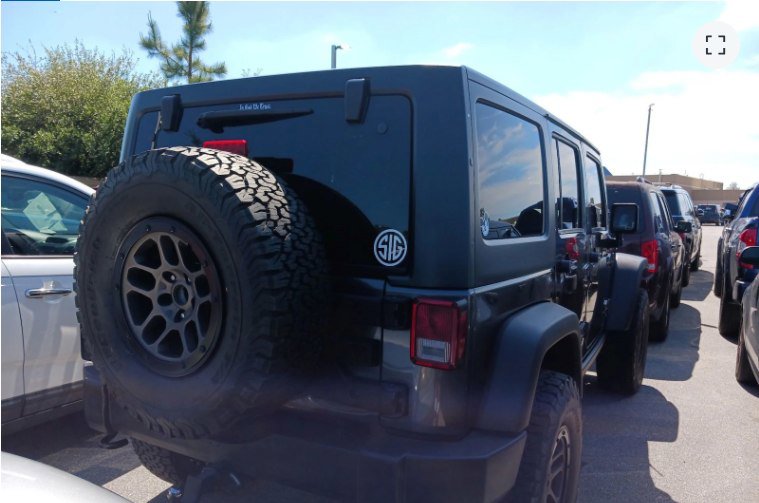 Used 2017 Jeep Wrangler Unlimited Rubicon w/ Connectivity Group AWD/4WD image 3