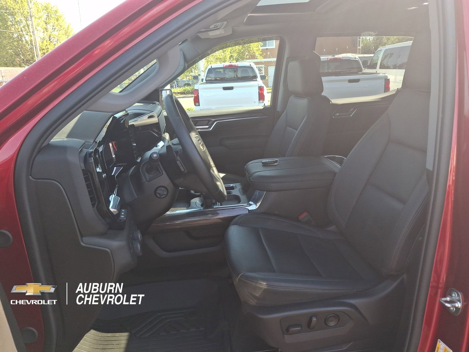 Certified 2024 Chevrolet Silverado 1500 LTZ AWD/4WD image 19