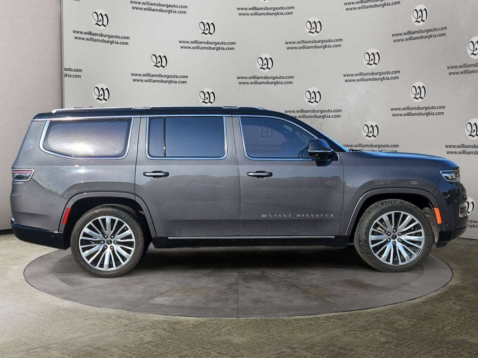 Used 2022 Jeep Grand Wagoneer Series III w/ Flexible Seating Group image 6