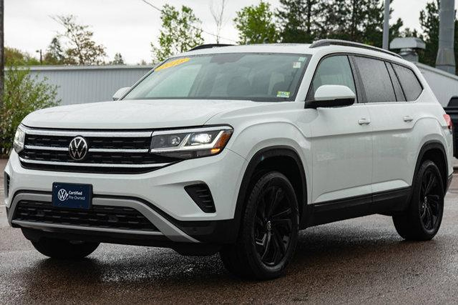 Certified 2023 Volkswagen Atlas SE w/ Panoramic Sunroof Package AWD/4WD image 2