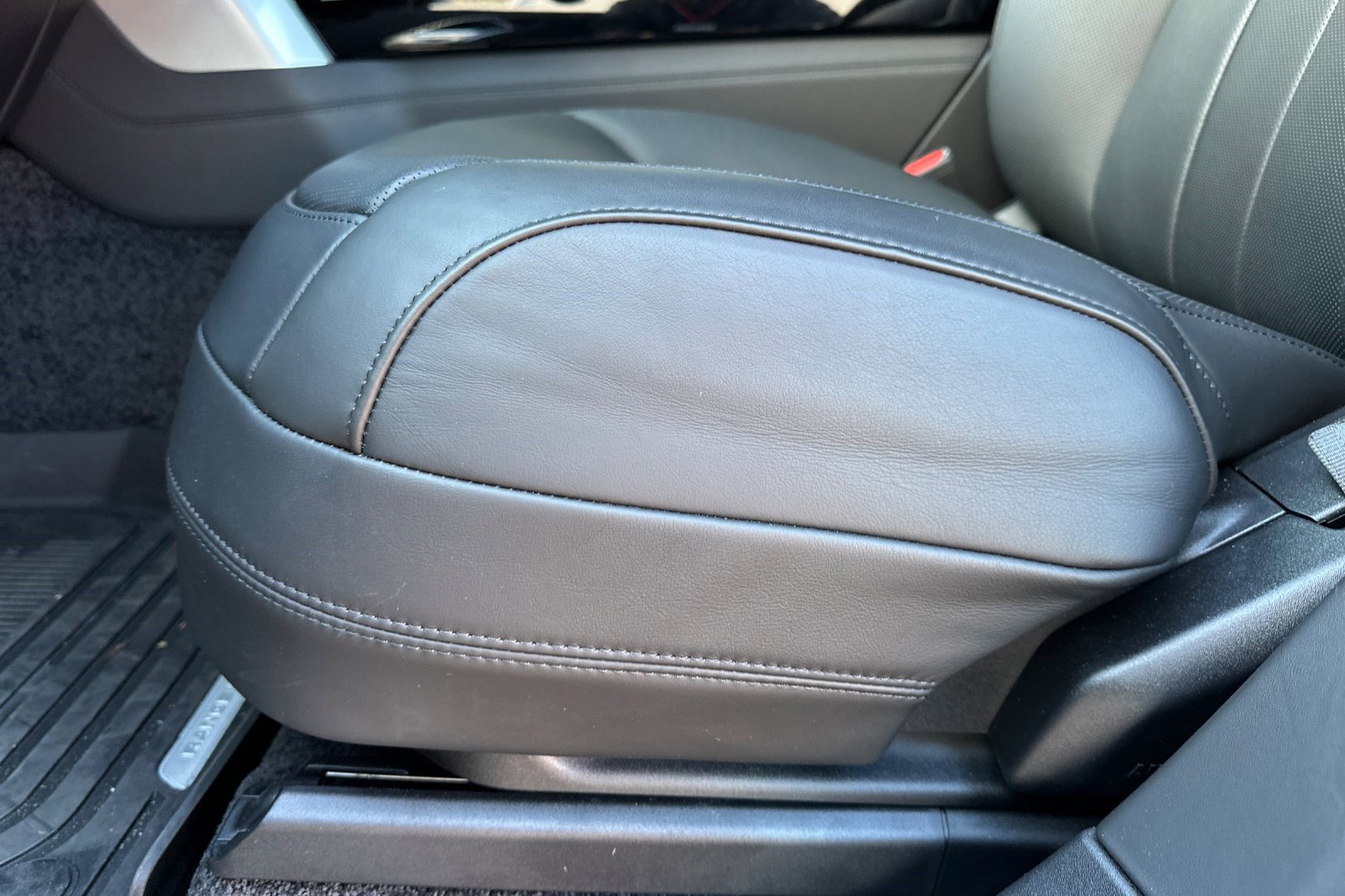 Used 2025 Land Rover Range Rover SE image 17