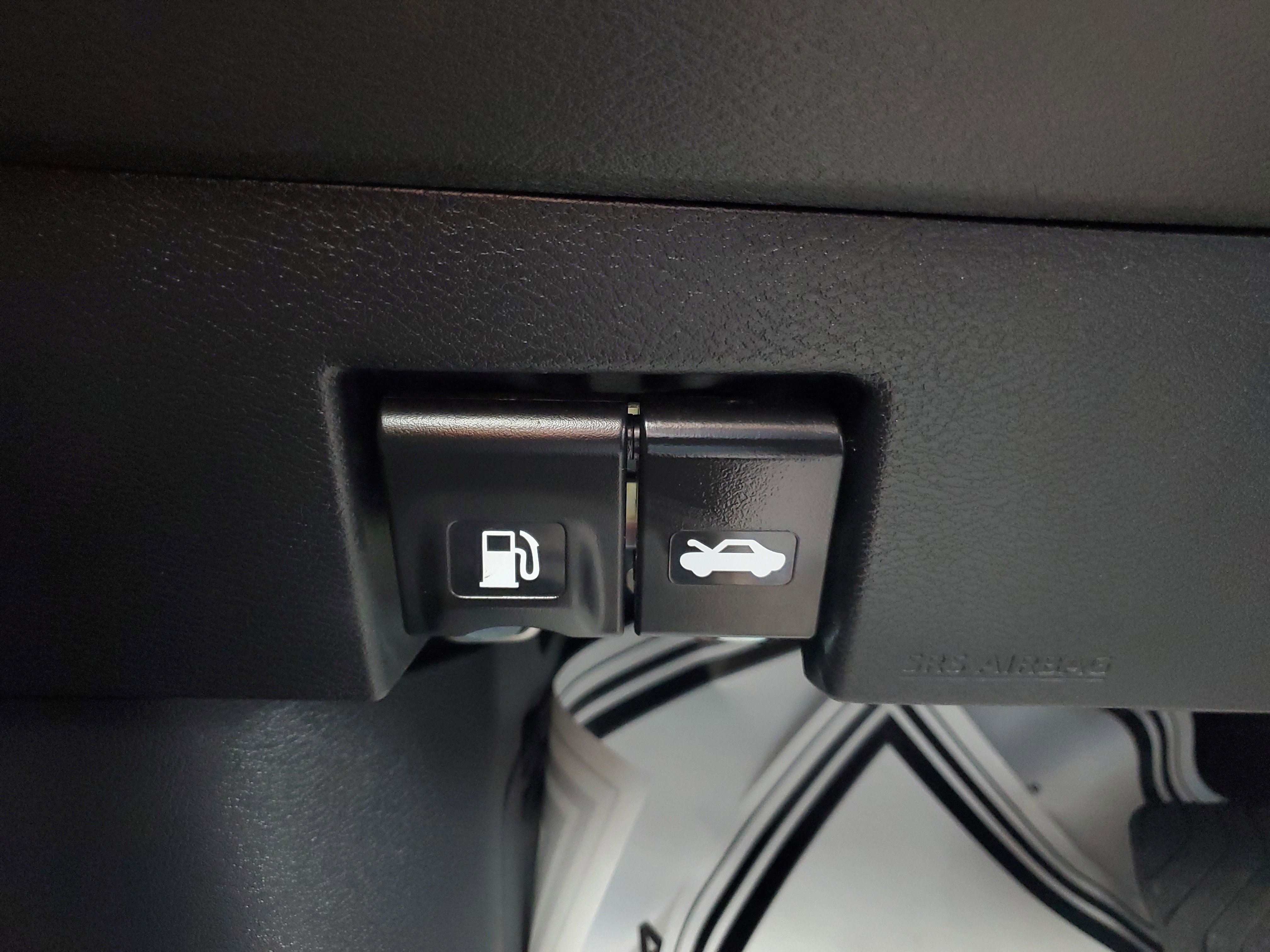 Certified 2024 Nissan Kicks SV image 28