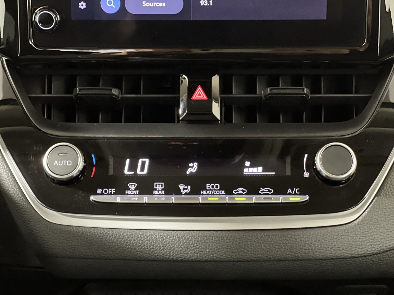 Used 2024 Toyota Corolla LE FWD image 18