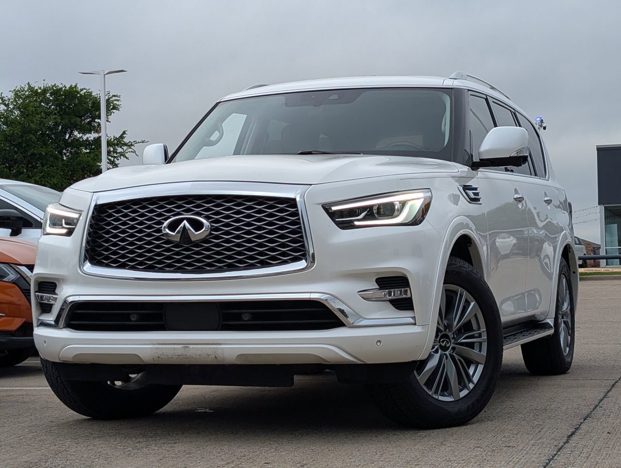 Used 2021 INFINITI QX80 Luxe w/ Cargo Package image 1
