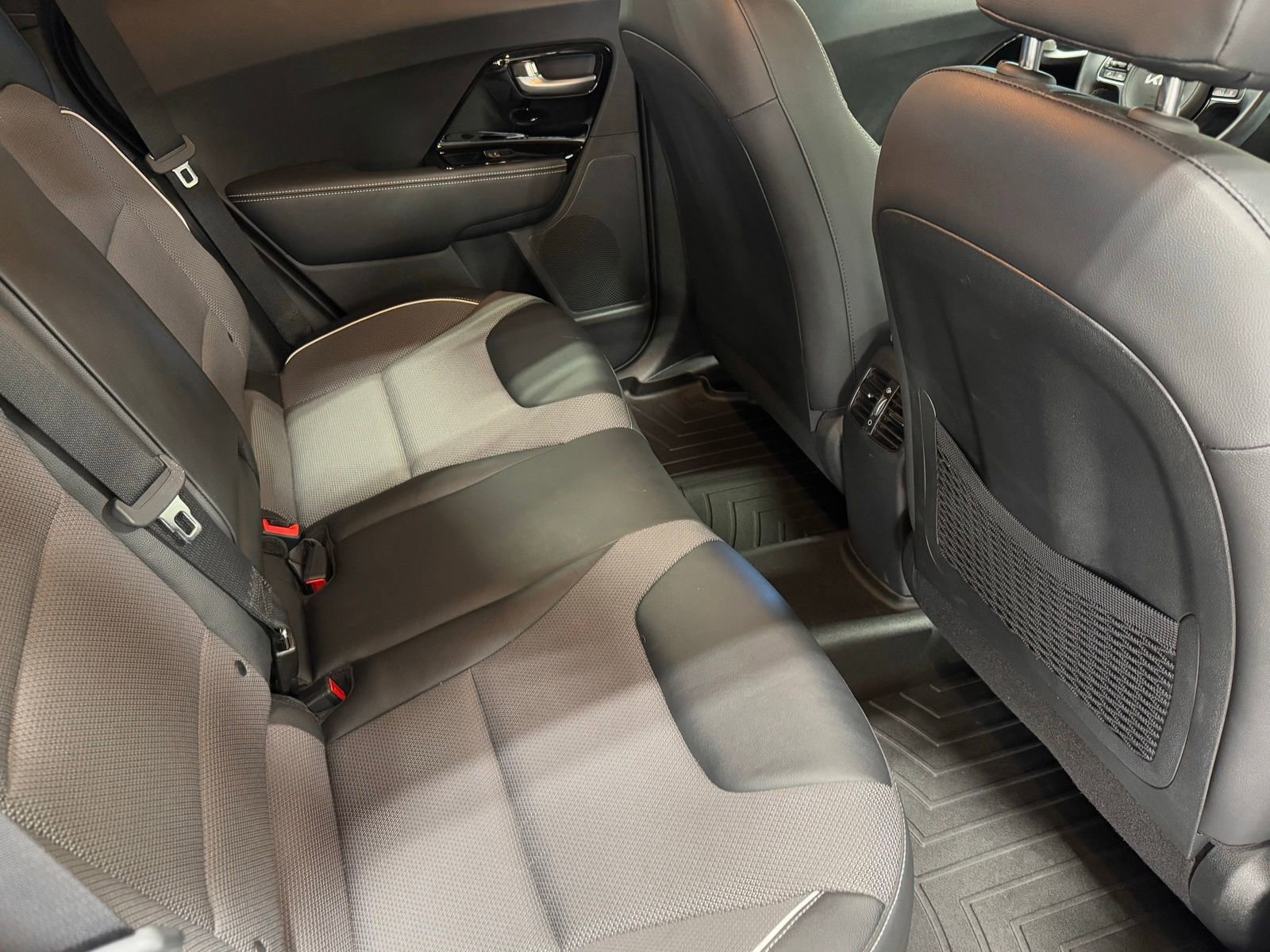 Used 2022 Kia Niro EX w/ Cold Weather Package image 44