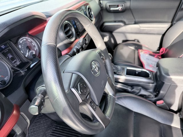 Used 2018 Toyota Tacoma TRD Sport w/ Technology Package AWD/4WD image 18