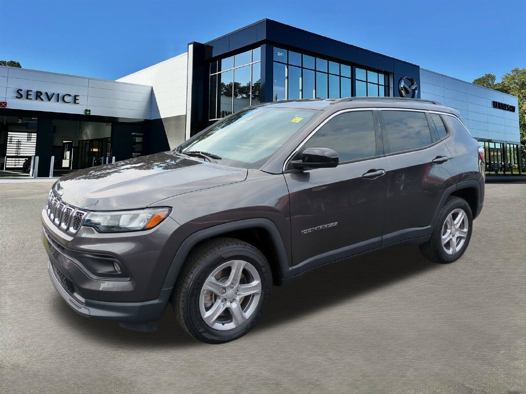 Used 2023 Jeep Compass Latitude w/ Convenience Group AWD/4WD image 7