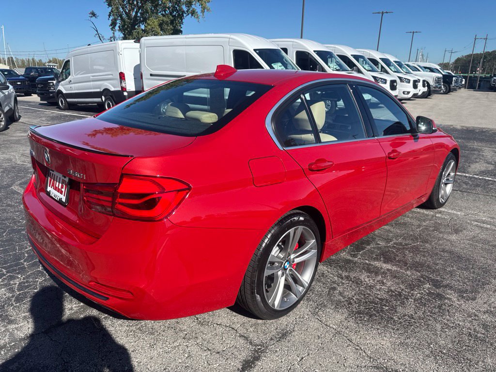 Used 2018 BMW 330i xDrive Sedan AWD/4WD image 3