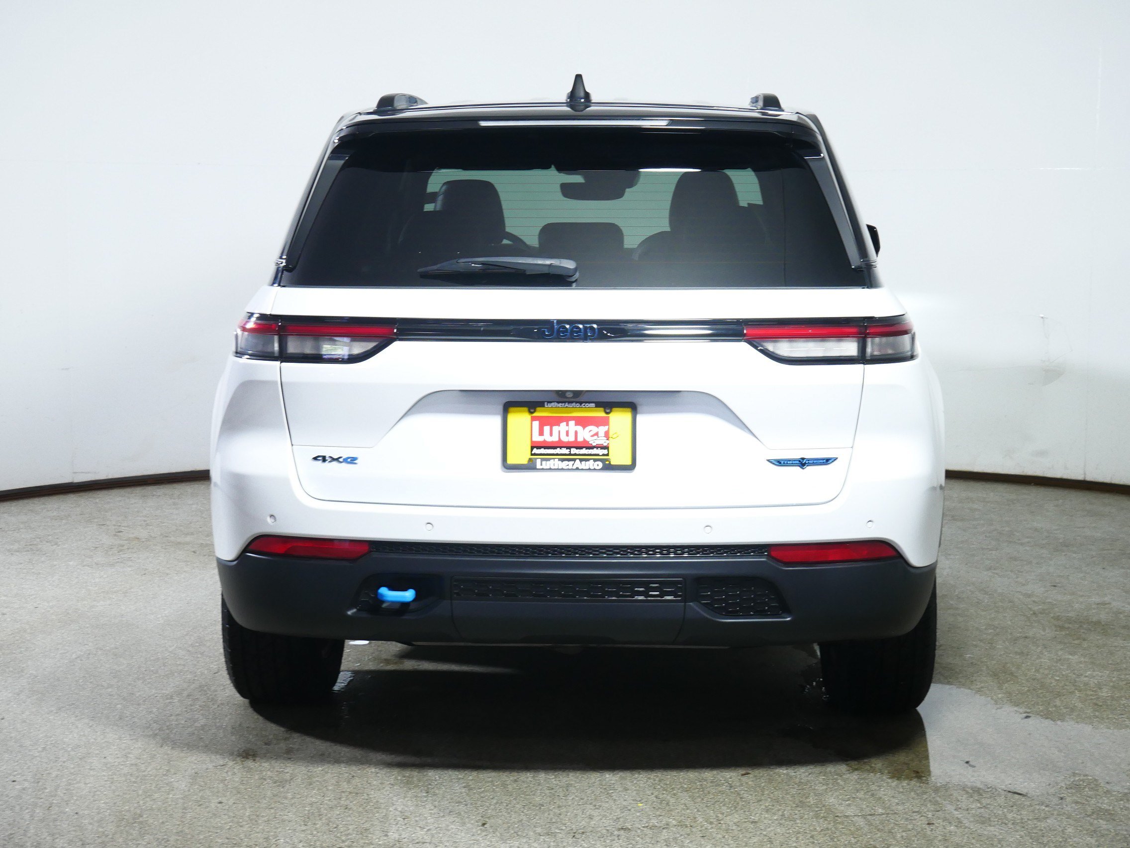 Used 2022 Jeep Grand Cherokee Trailhawk AWD/4WD image 6