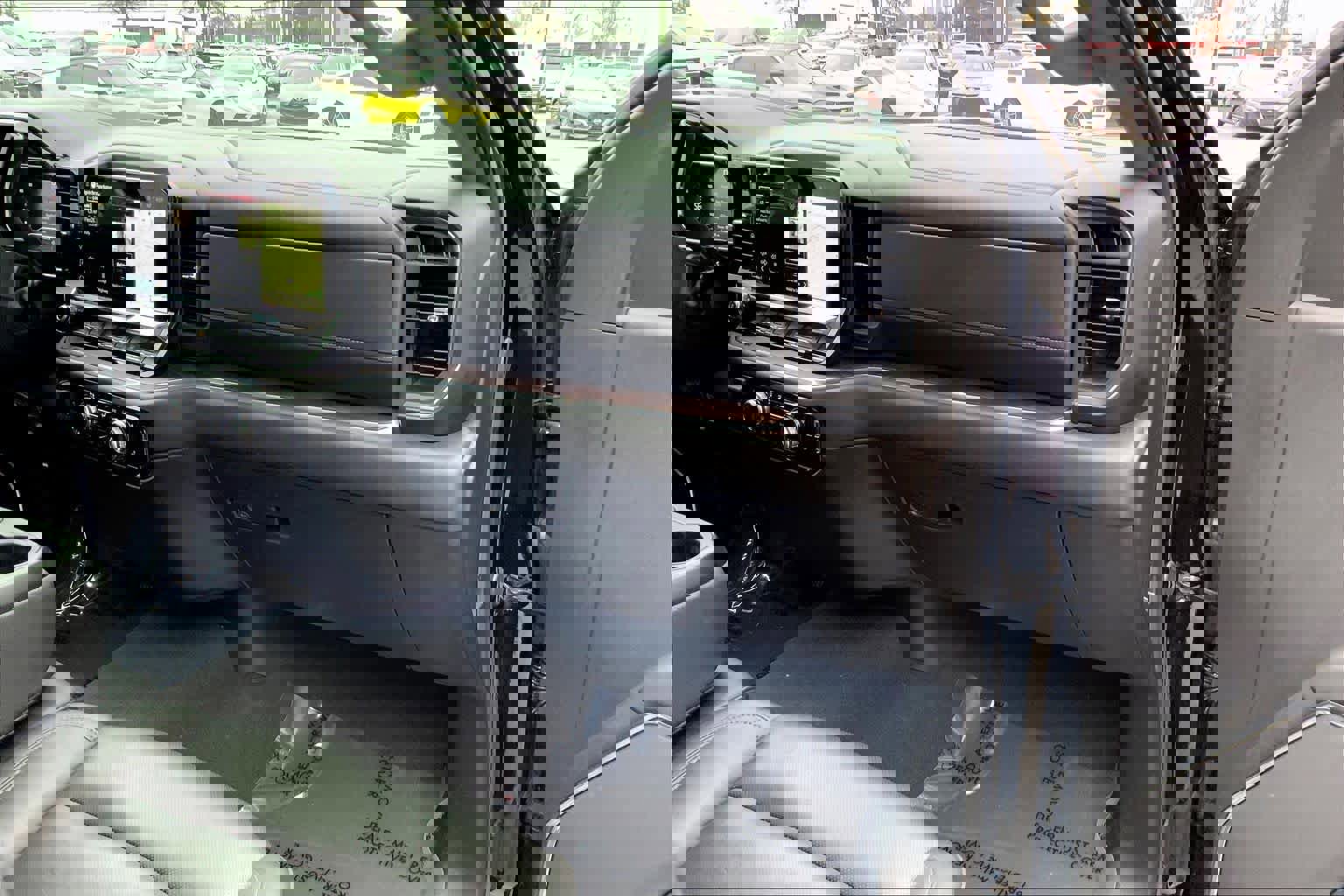 Used 2025 GMC Sierra 1500 SLT image 17