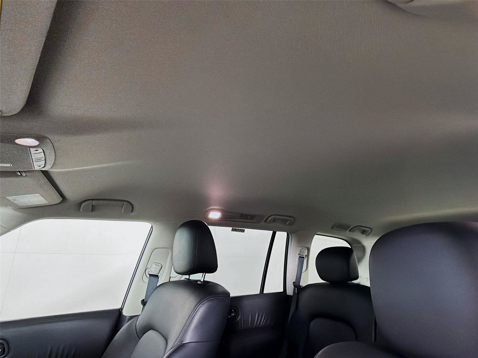 Used 2024 Nissan Armada SV AWD/4WD image 5