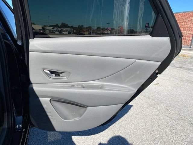 Used 2025 Hyundai Elantra SEL FWD image 18