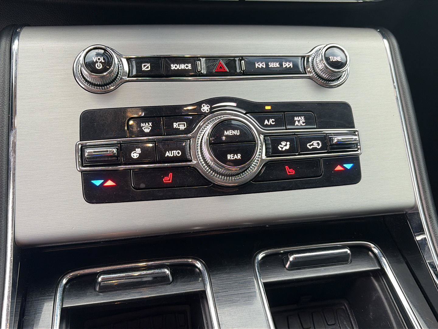 Used 2022 Lincoln Aviator AWD w/ Premium Package image 22