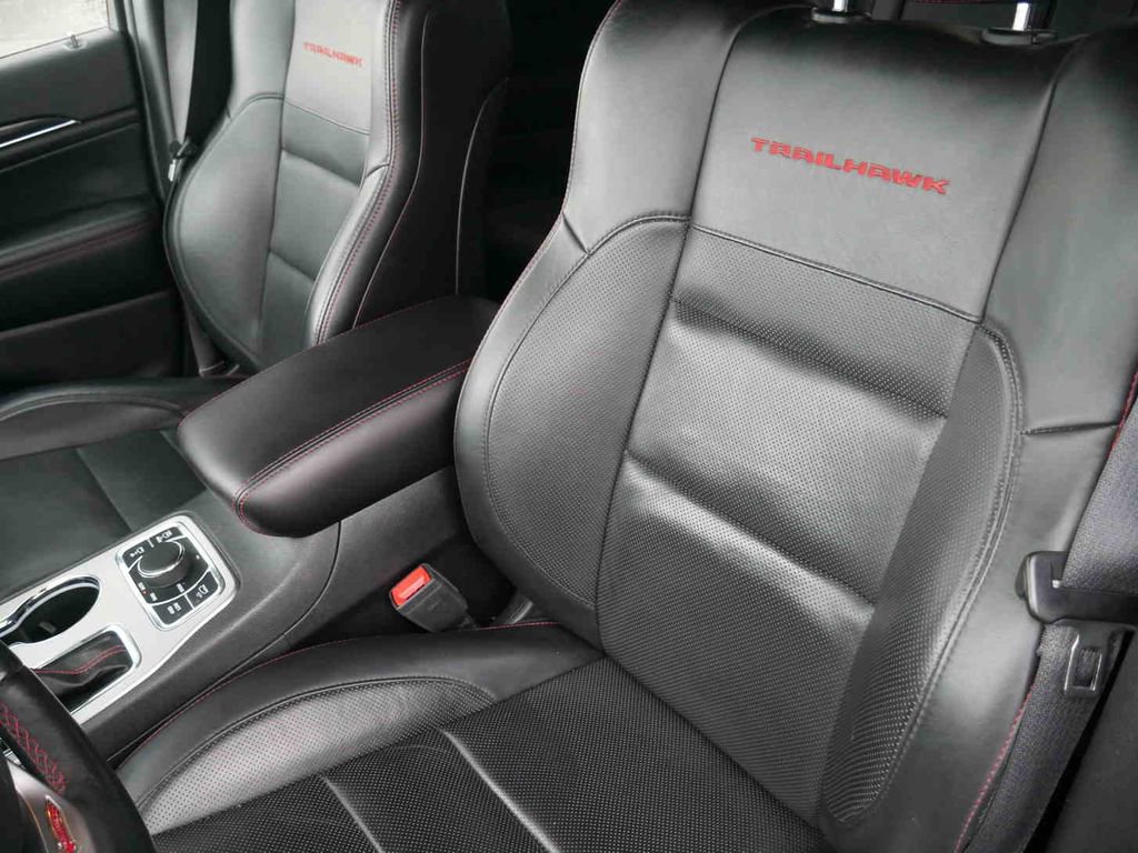 Used 2021 Jeep Grand Cherokee Trailhawk w/ Trailhawk Luxury Group AWD/4WD image 29