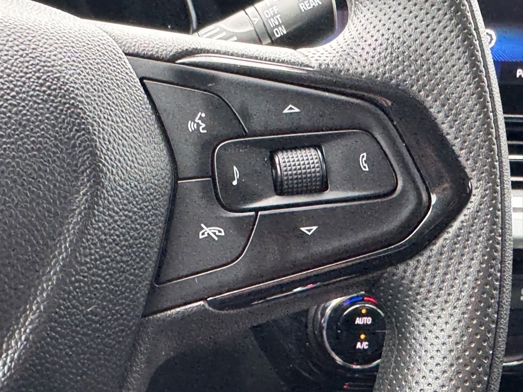 Used 2024 Chevrolet Trax LT image 17