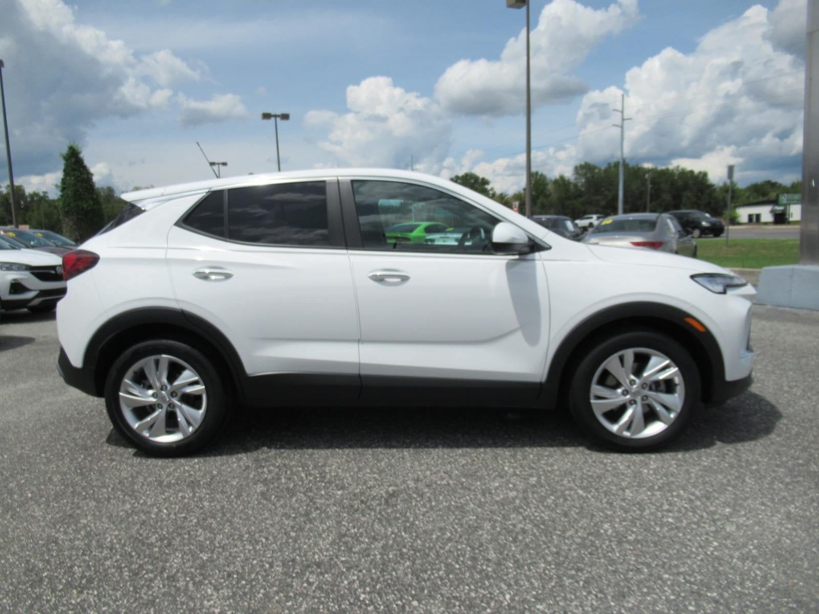 Used 2024 Buick Encore GX Preferred FWD image 2