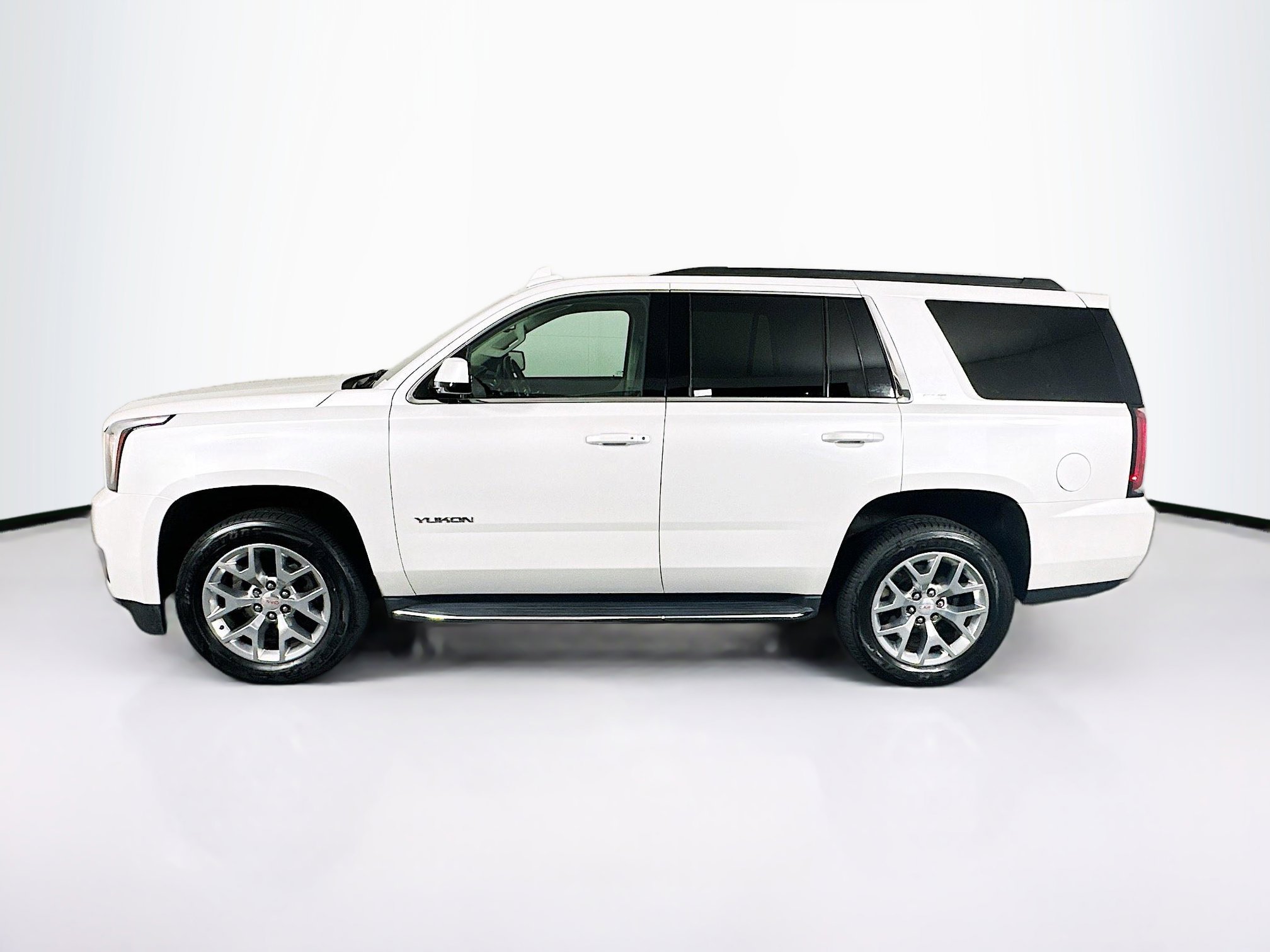 Used 2019 GMC Yukon SLT w/ Open Road Package AWD/4WD image 4