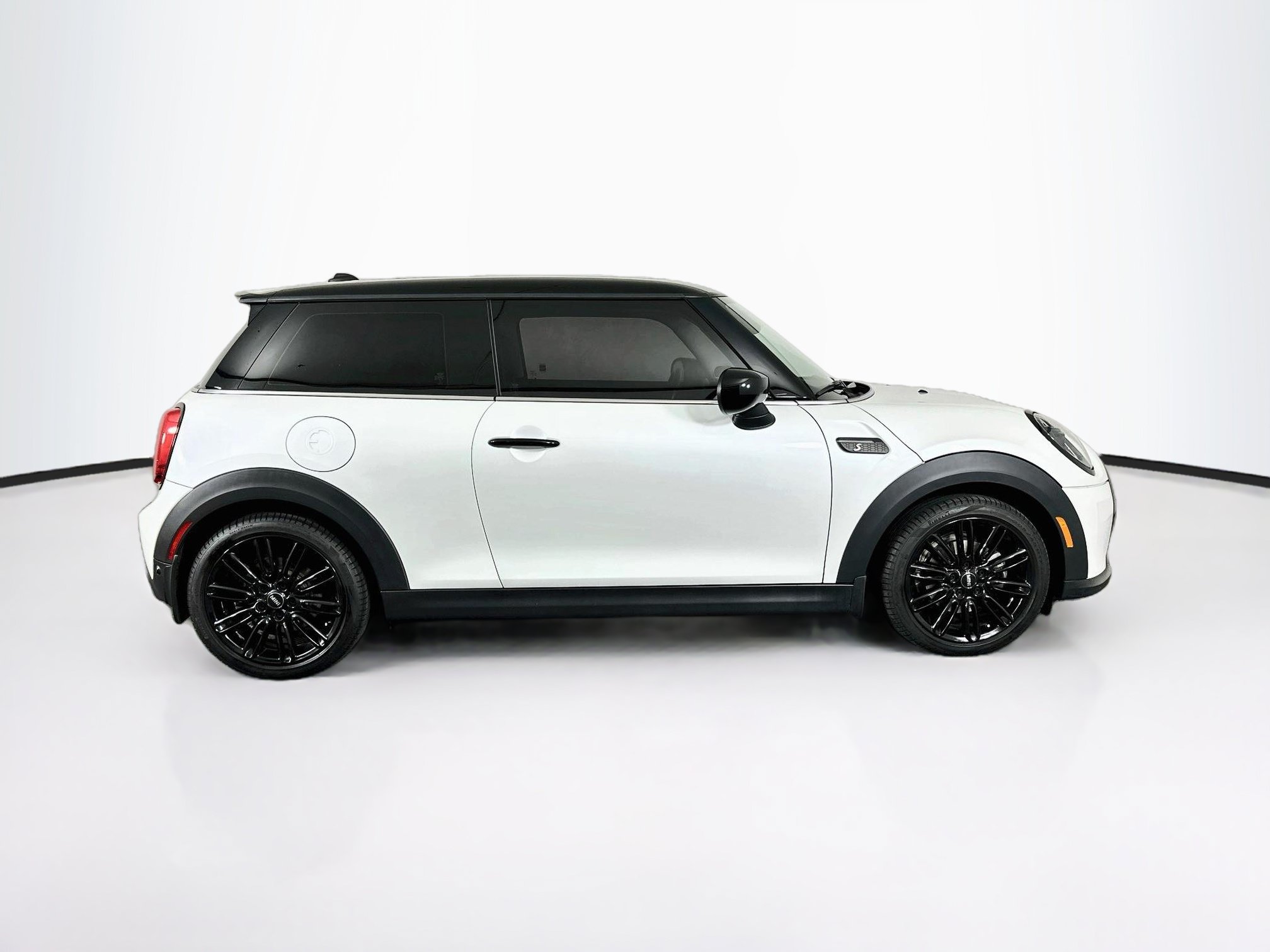 Used 2024 MINI Cooper SE FWD image 10