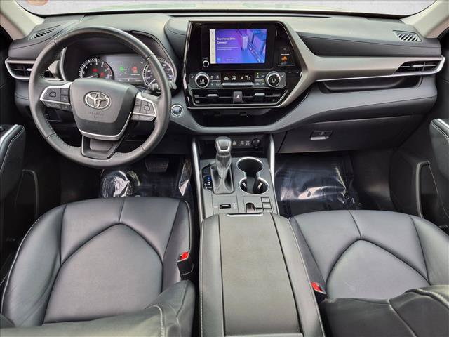 Used 2023 Toyota Highlander XLE FWD image 18