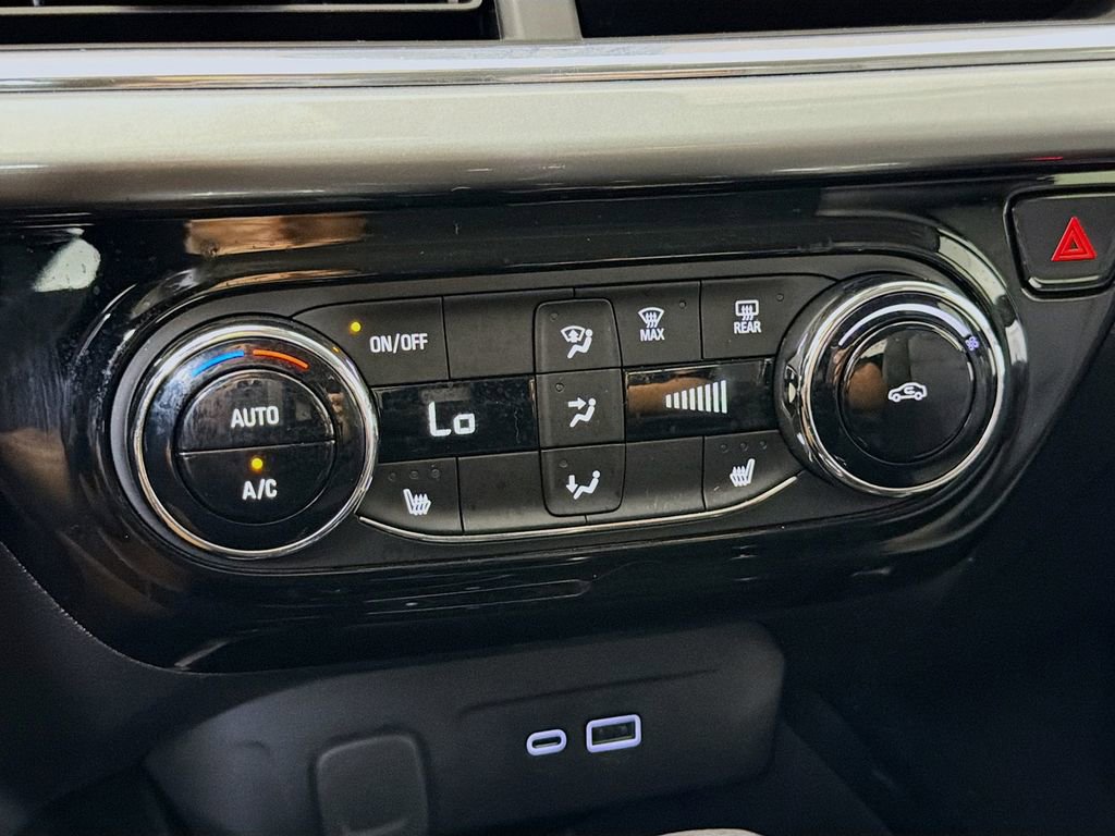 Used 2024 Chevrolet Trax LT w/ Driver Confidence Package image 15