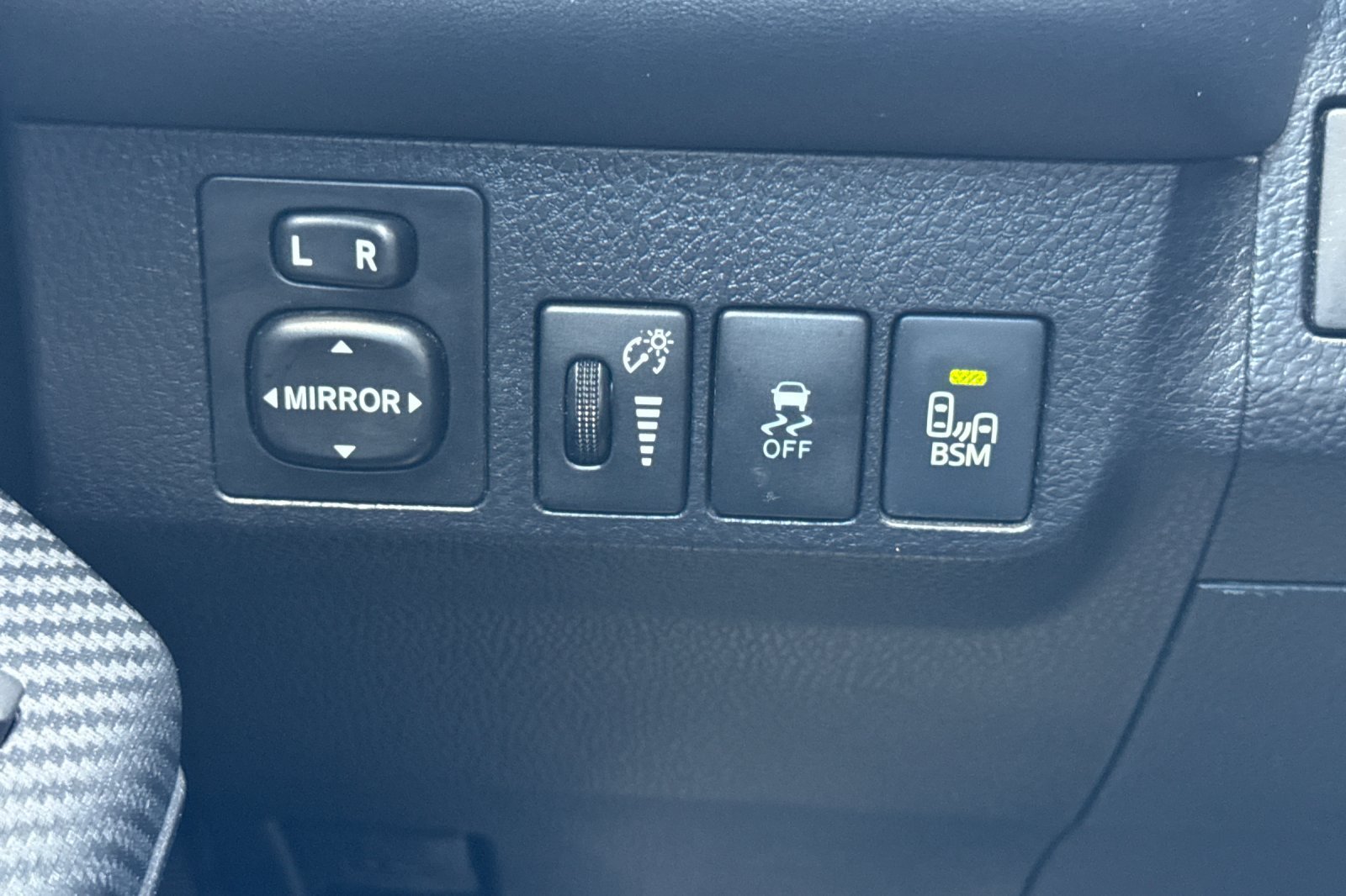 Used 2013 Toyota RAV4 Limited AWD/4WD image 31