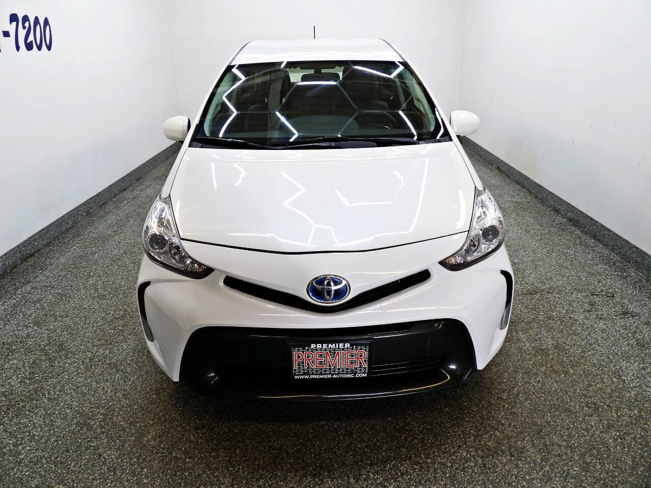 Used 2015 Toyota Prius V Four FWD image 2