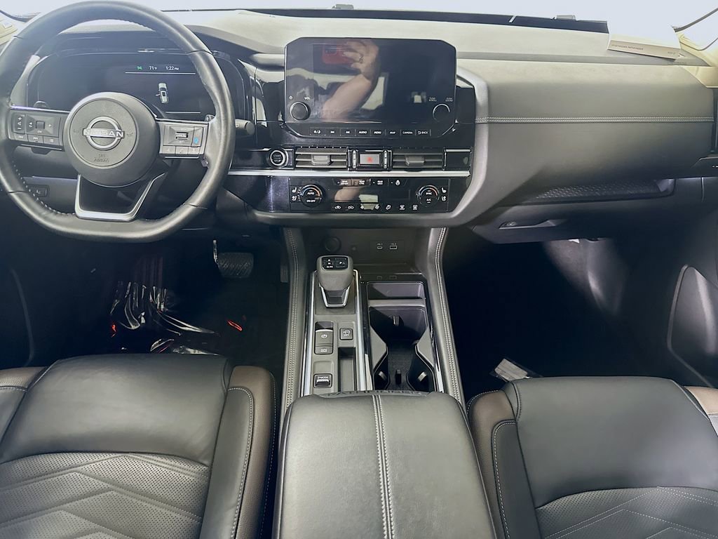 Used 2023 Nissan Pathfinder Platinum w/ Lighting Package (N93) FWD image 19