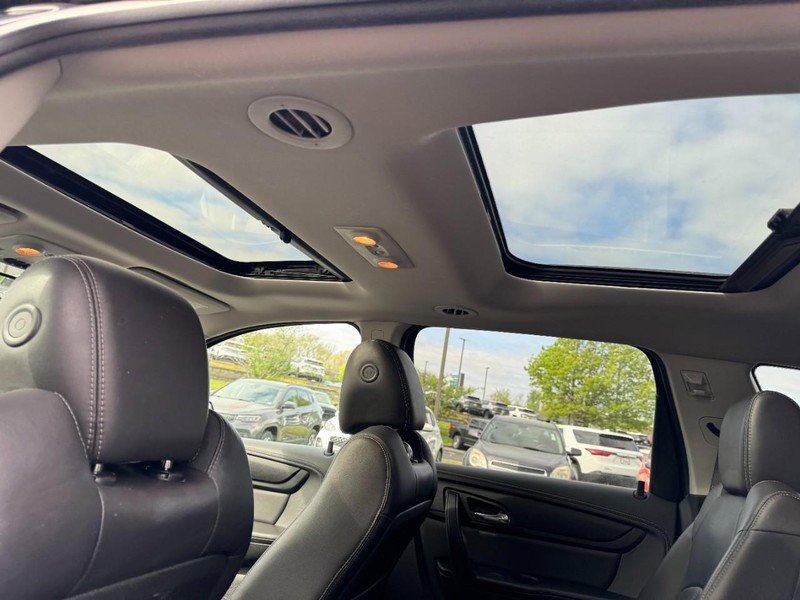 Used 2015 Chevrolet Traverse LT image 11