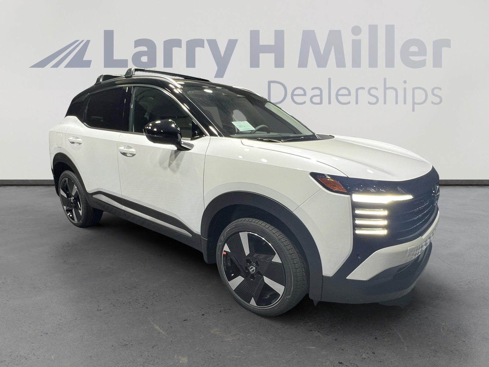 New 2026 Nissan Kicks SR FWD image 7