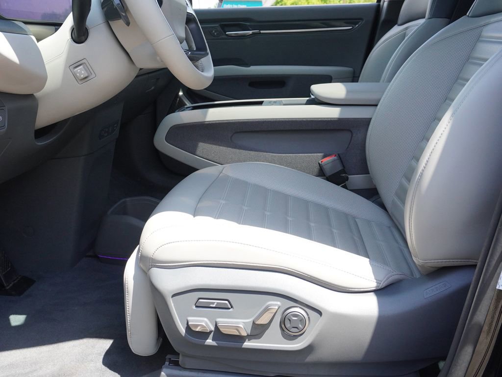 Used 2024 Kia EV9 Land AWD/4WD image 33
