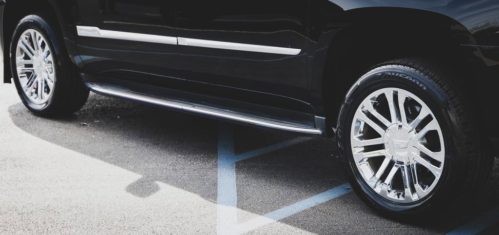 Used 2018 Cadillac Escalade ESV 4WD image 29