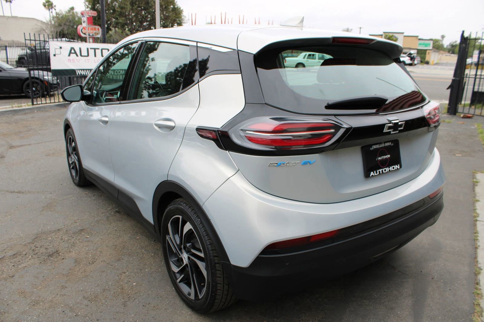 Used 2023 Chevrolet Bolt LT image 35
