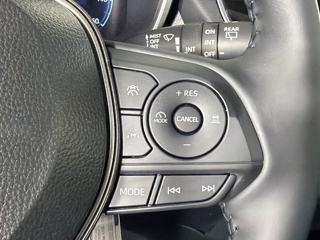 Used 2026 Toyota Corolla Cross XLE AWD/4WD image 25