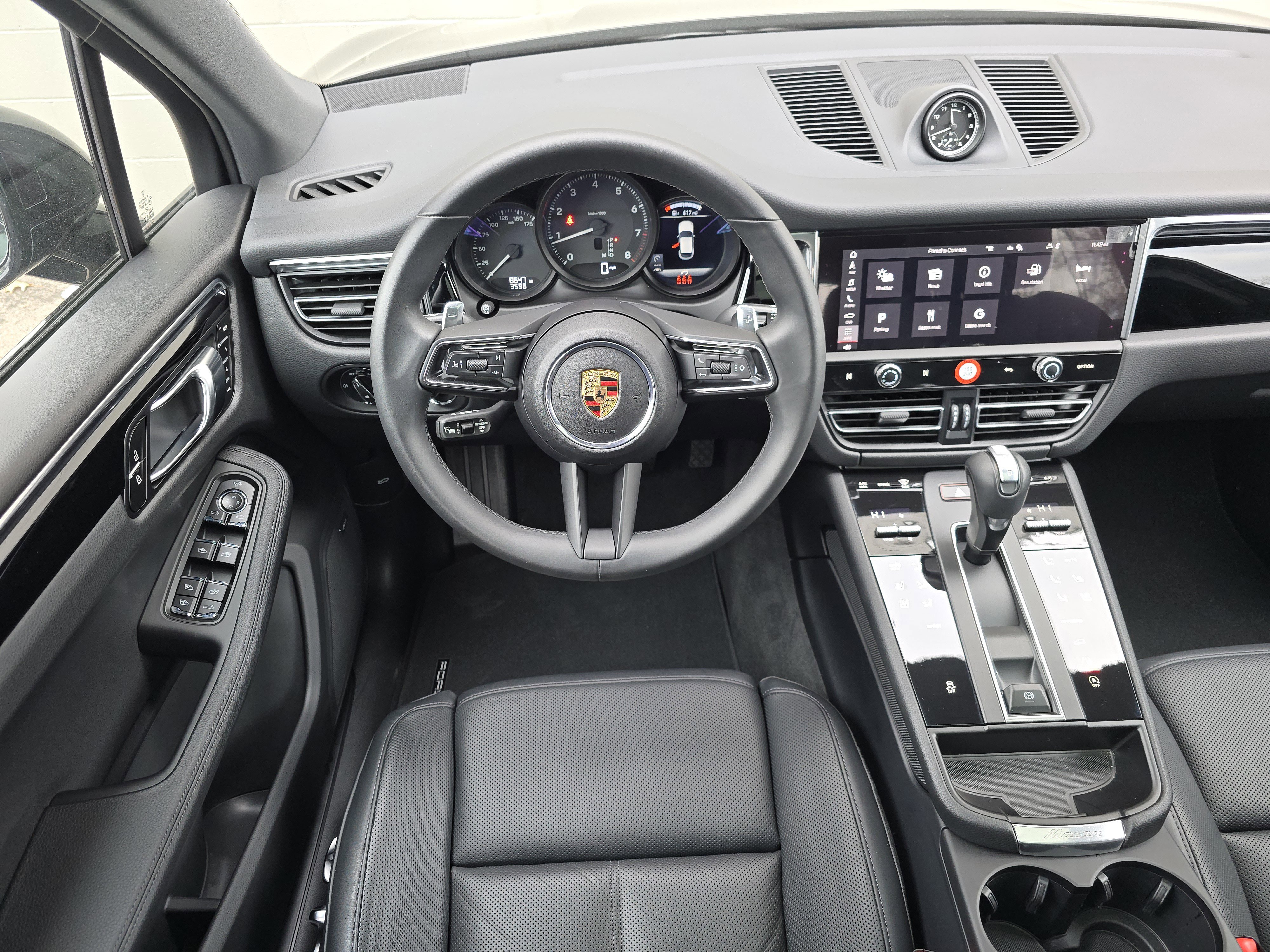Certified 2025 Porsche Macan image 25