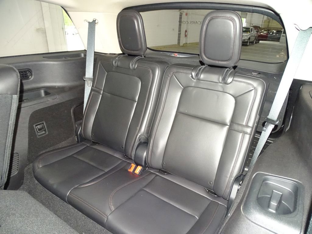 Used 2020 Lincoln Aviator Reserve w/ Equipment Group 202A image 16