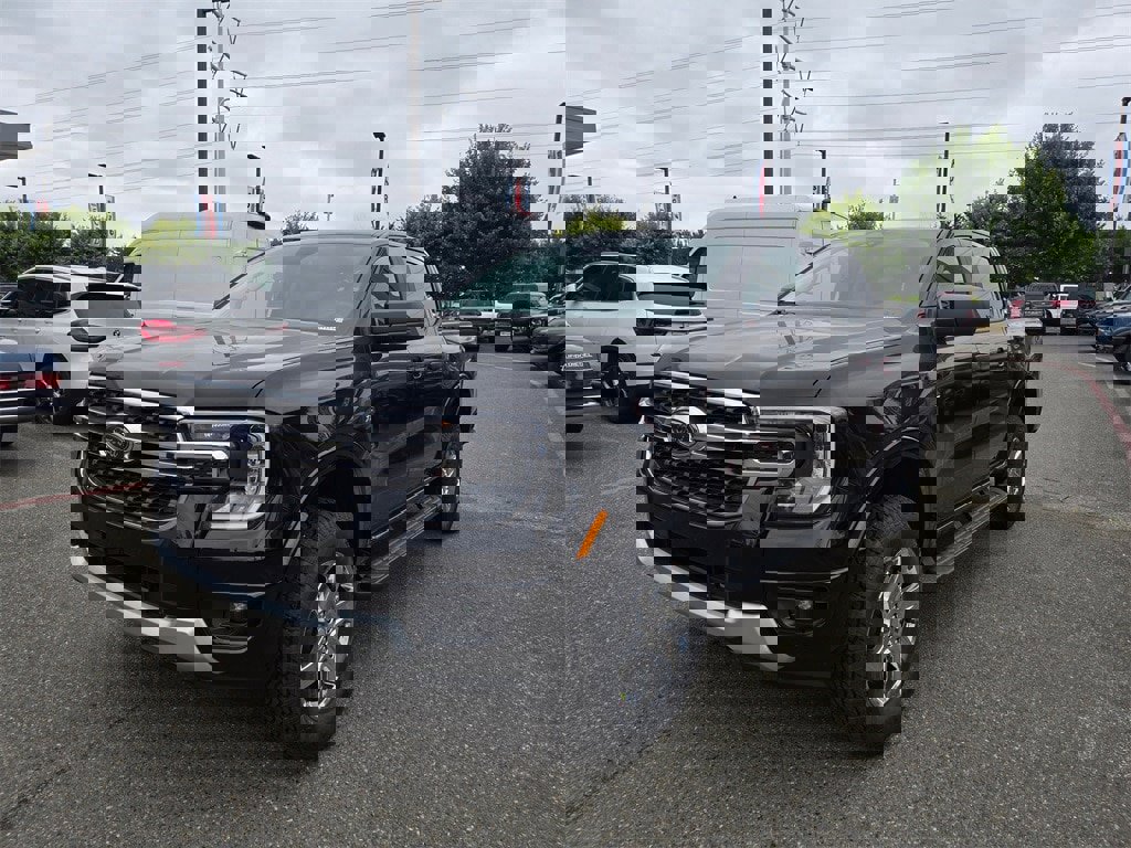 New 2025 Ford Ranger XLT w/ Chrome Accent Package