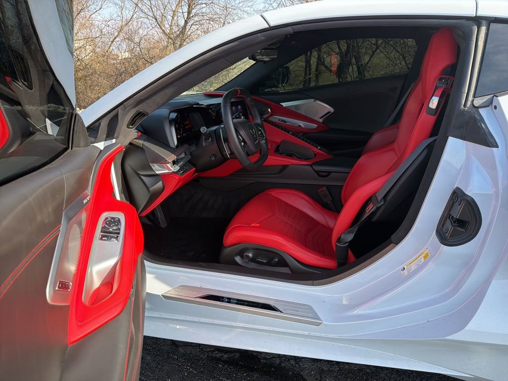 Used 2023 Chevrolet Corvette Stingray w/ Z51 Performance Package image 5