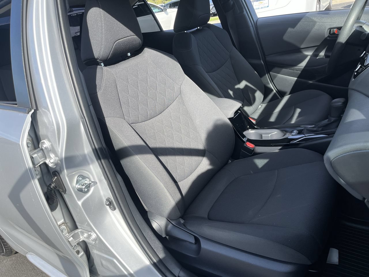 Used 2022 Toyota Corolla LE FWD image 24