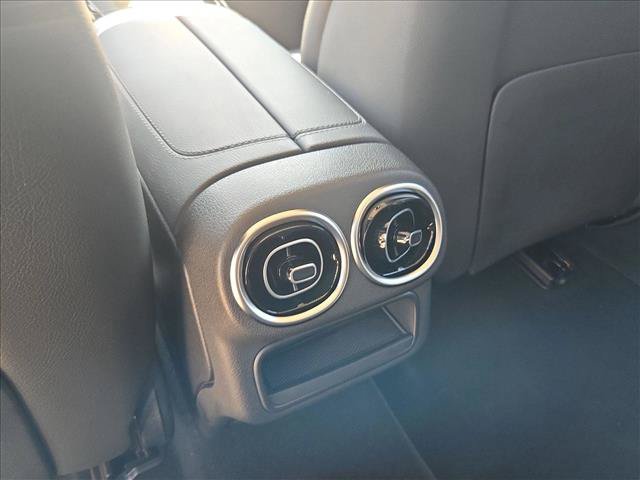 Used 2024 Mercedes-Benz GLC 300 image 17