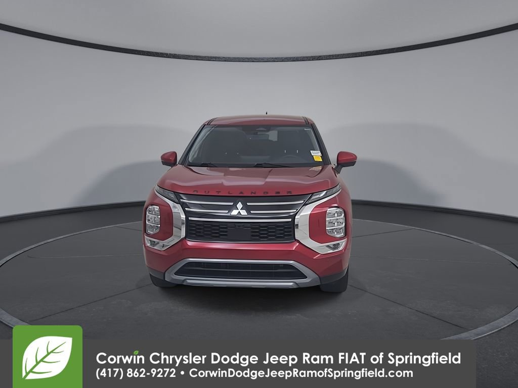 Used 2025 Mitsubishi Outlander SE image 5