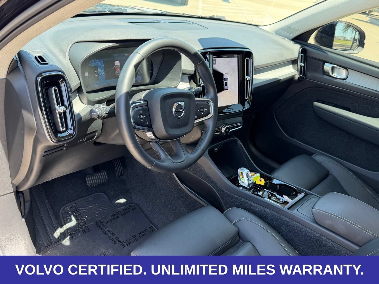 Certified 2026 Volvo XC40 B5 Plus AWD/4WD image 15