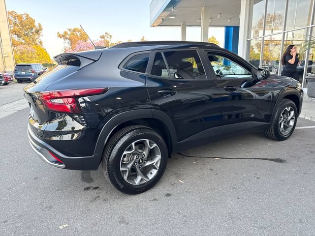 Certified 2025 Chevrolet Trax LT w/ Driver Confidence Package FWD image 5