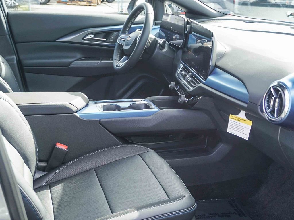 New 2026 Chevrolet Equinox EV LT FWD image 12