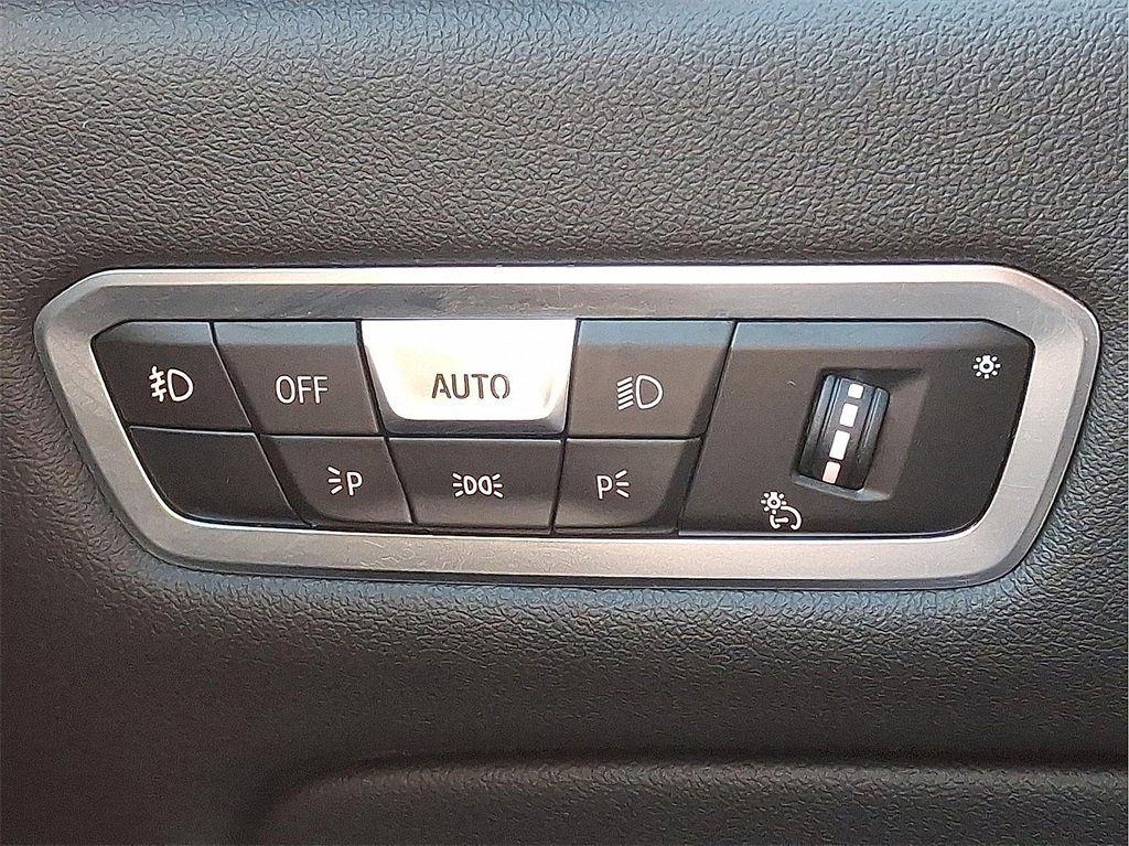 Used 2020 BMW X6 xDrive40i w/ Executive Package image 29