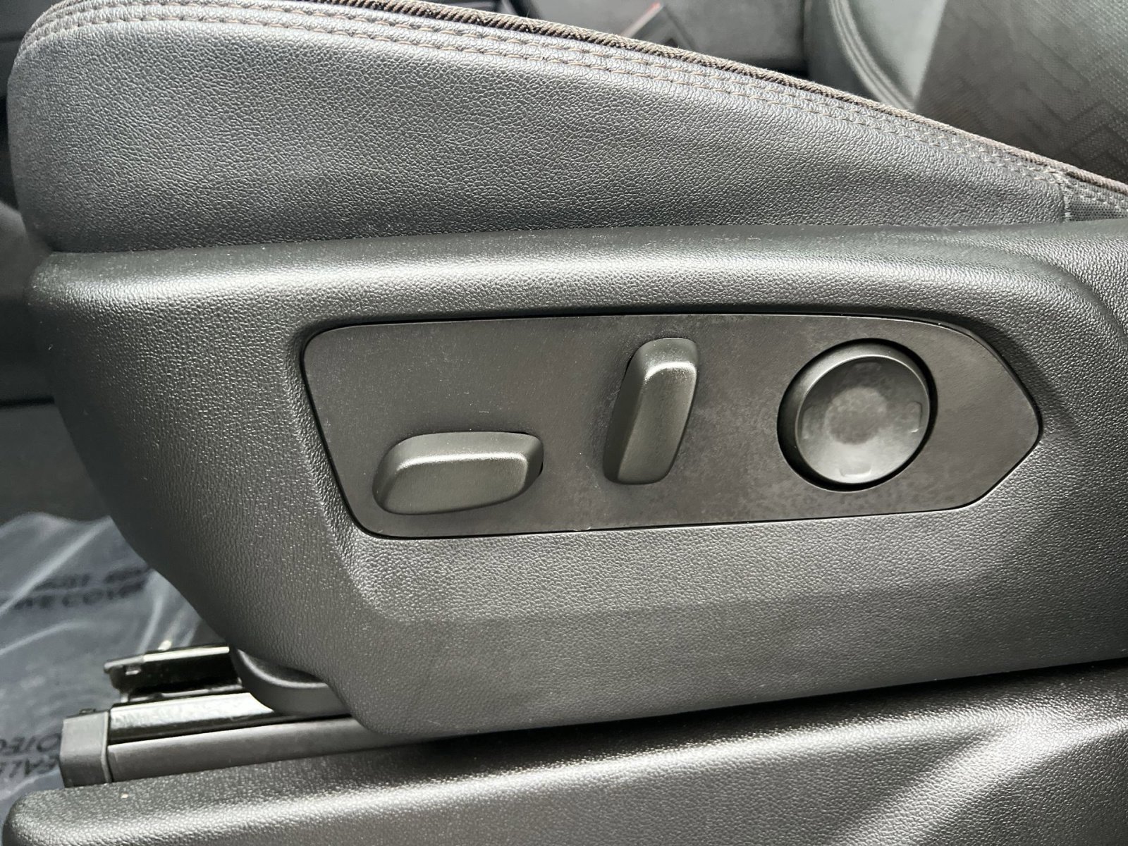 Used 2023 Chevrolet Suburban High Country image 14