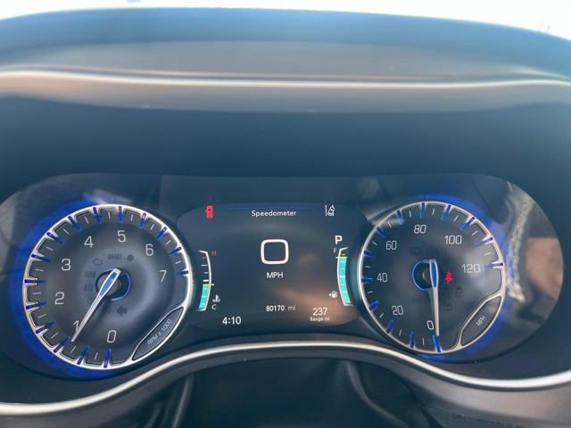 Used 2022 Chrysler Pacifica Touring-L FWD image 10