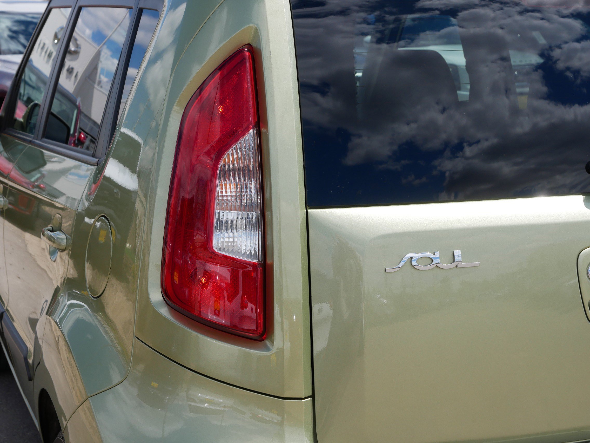 Used 2013 Kia Soul FWD image 17