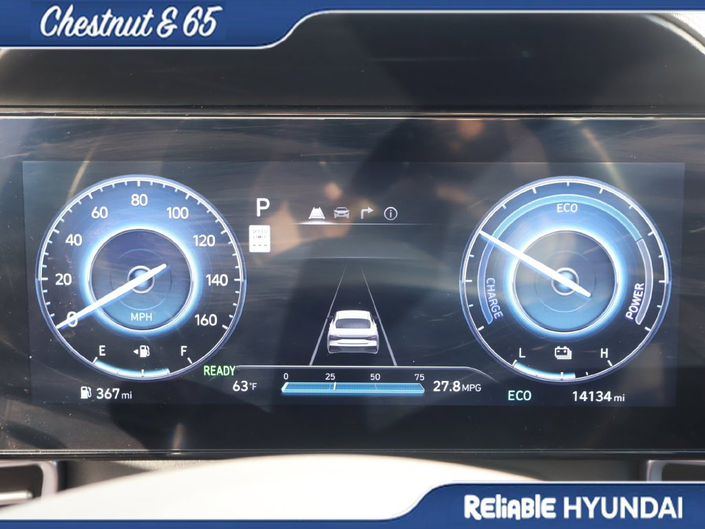 Certified 2025 Hyundai Elantra SEL FWD image 28